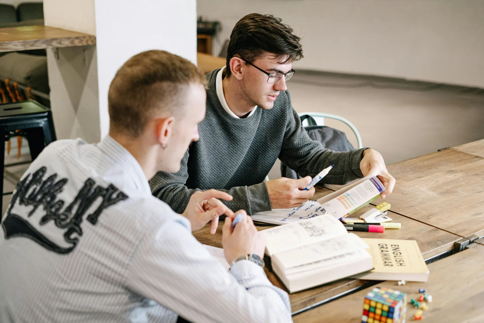 Travail sur des exercices avec un formateur